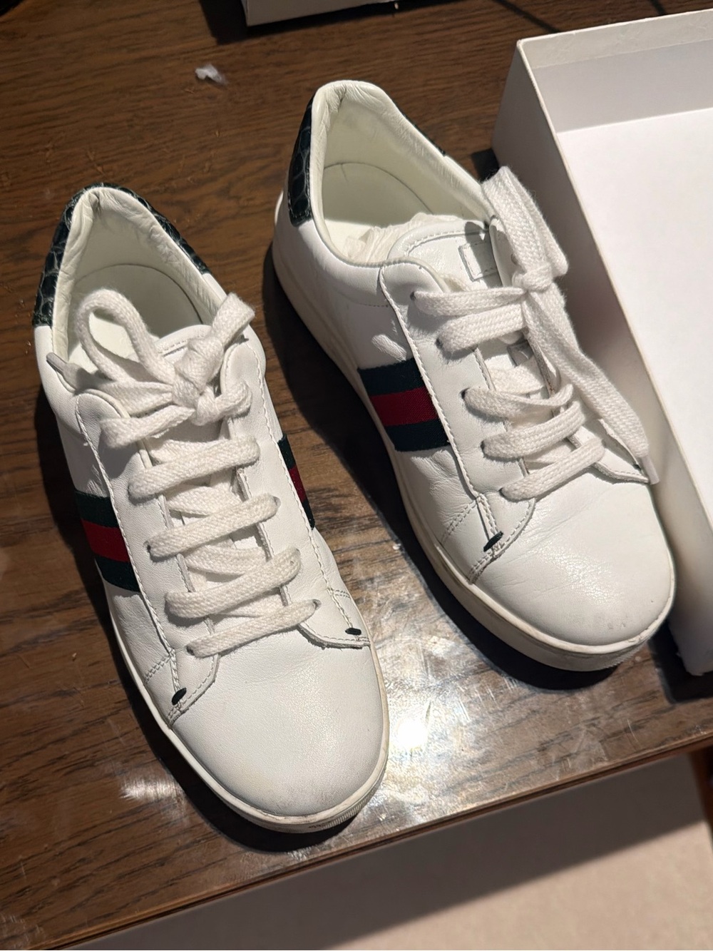 Gucci Kids White Leather Sneakers with Green and Red Web Stripe